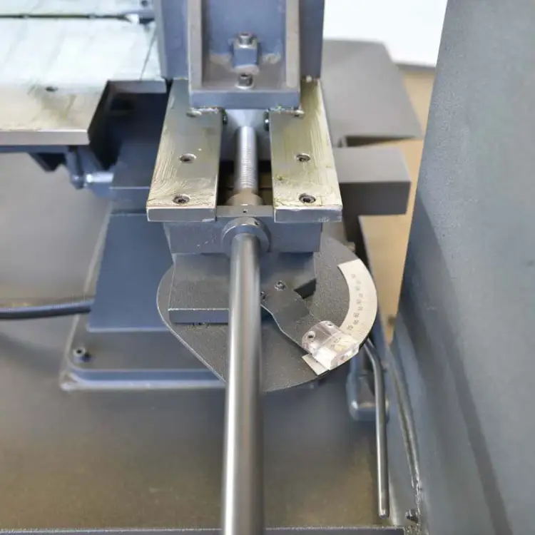Ленточнопильный станок по металлу Beka-Mak BMS 320 G
